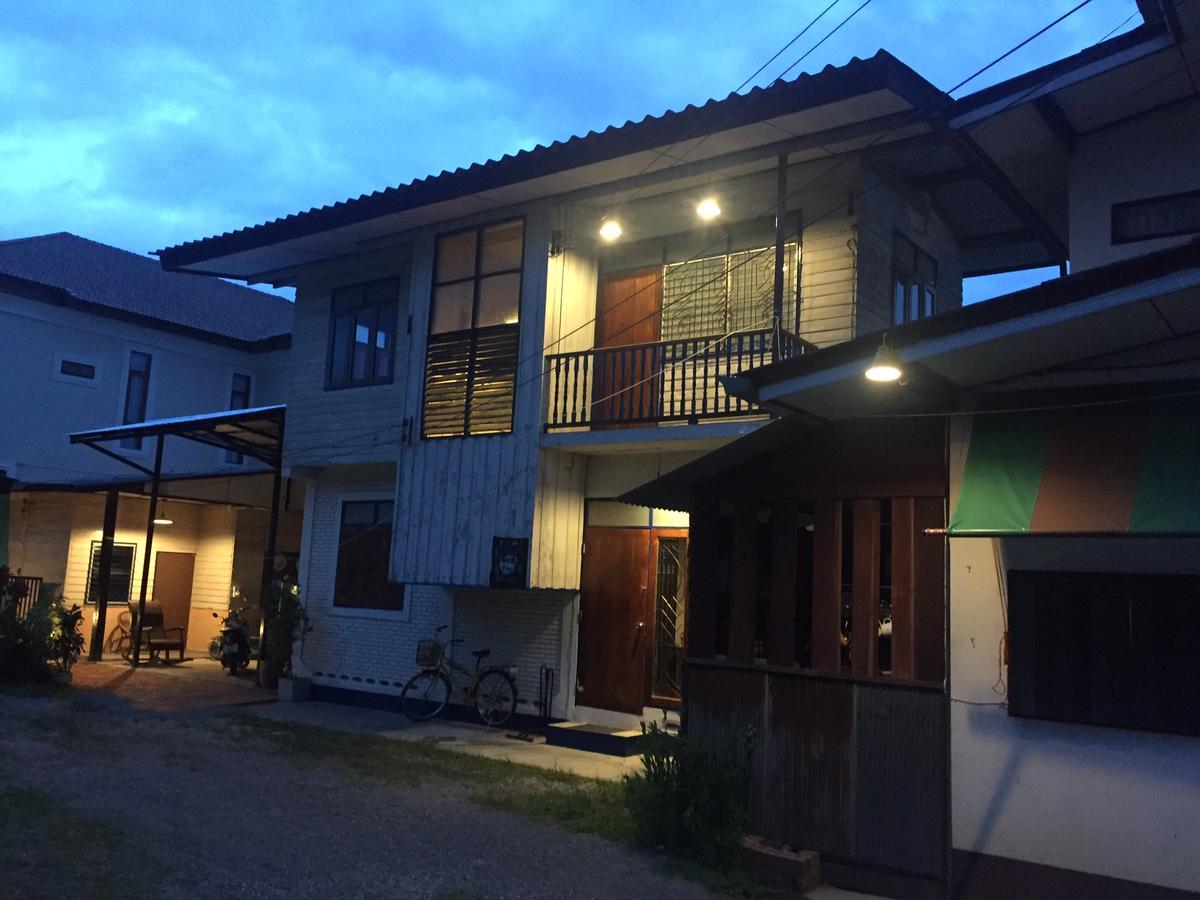 Bed Time Hostel Chiangrai Chiang Rai Exteriör bild