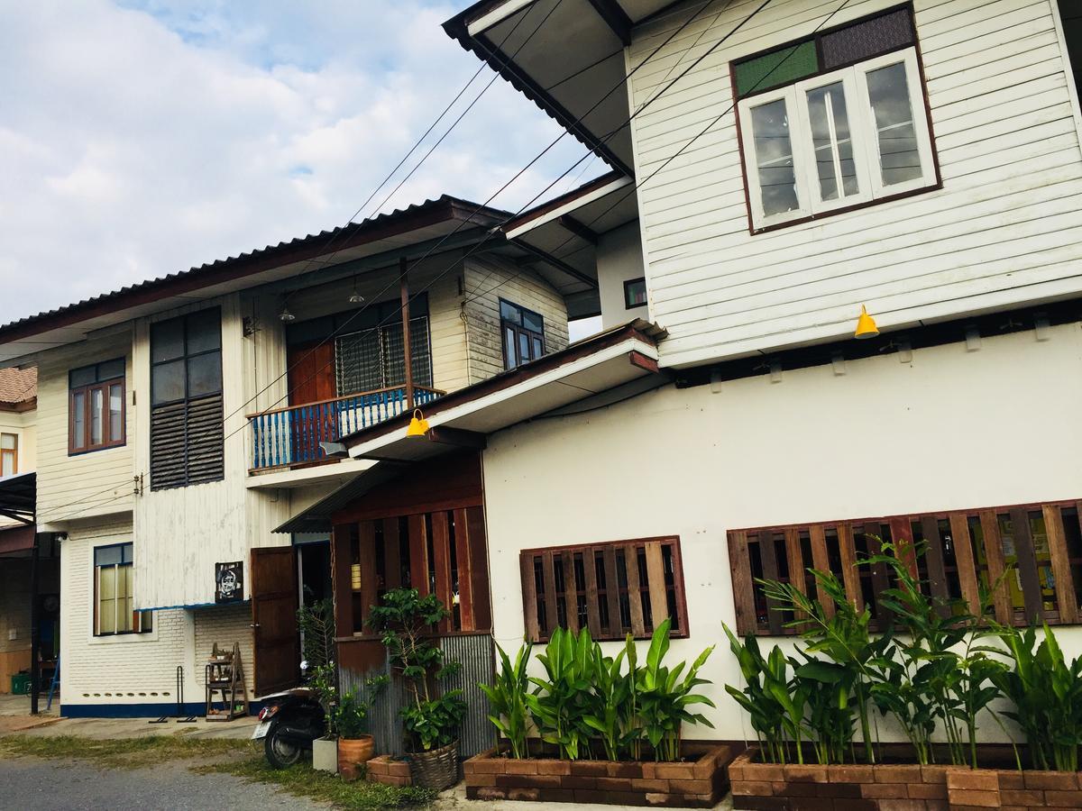 Bed Time Hostel Chiangrai Chiang Rai Exteriör bild
